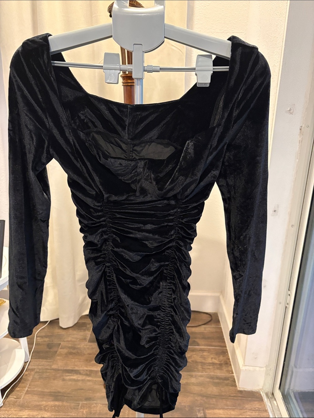 Black Ruched Velvet Long Sleeve Dress sz M
